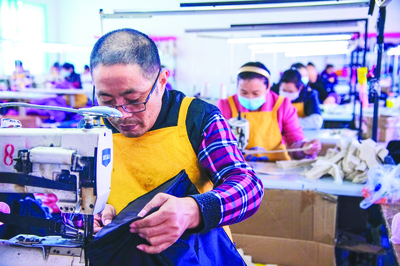 時尚風(fēng)向標 圖片新聞中的服裝服飾零售新趨勢